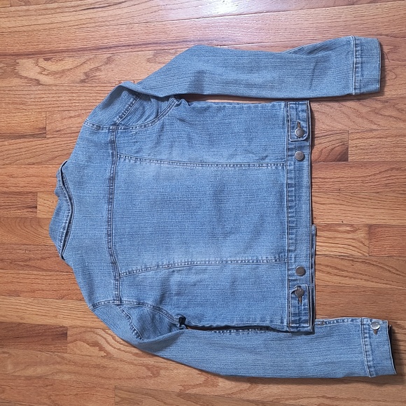Forever 21 blue jean jacket, size medium, distressed denim - Picture 5 of 10